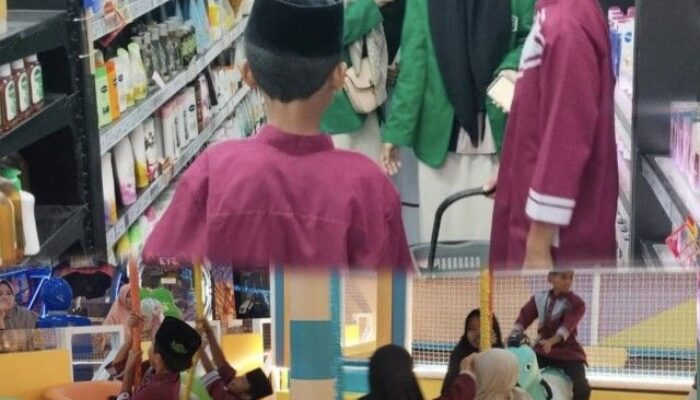 Berbagi Berkah Ramadan, Citiplaza Bondowoso Ajak Yatim Piatu Belanja Mall
