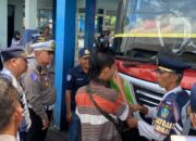Satlantas Polres Lumajang Gelar Ramp Check dan Tes Urine Sopir Bus
