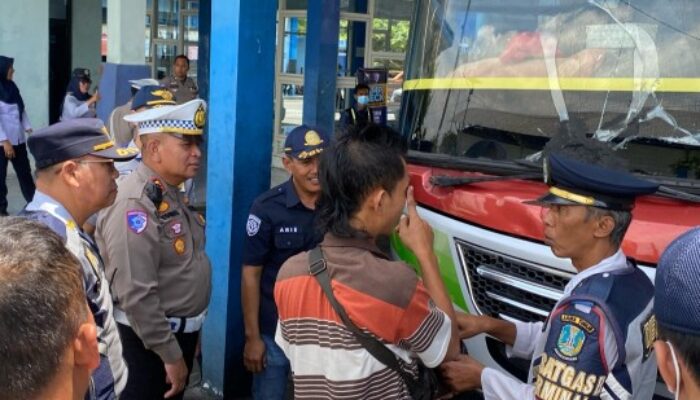 Satlantas Polres Lumajang Gelar Ramp Check dan Tes Urine Sopir Bus