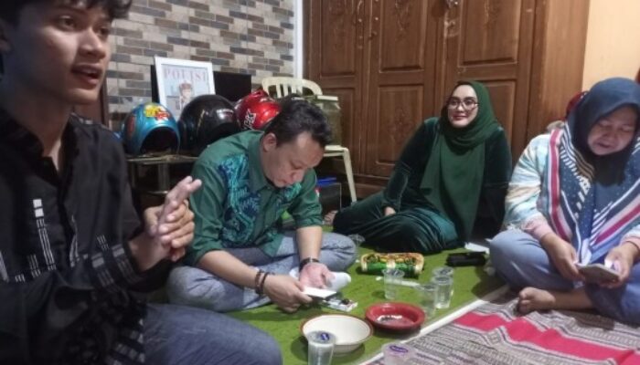 Melongok Sepak Terjang Fahmi Bandung Barat Membantu 8000 Maskin Secara Mandiri