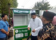Bupati Ngawi Ony Anwar Harsono dan Baznas Salurkan Gerobak untuk UMKM 