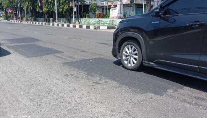 Dekati Arus Mudik, Pemerintah Gencar Perbaiki Jalan Lintas Provinsi yang Rusak