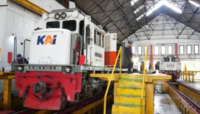 KAI Daop 8 Siapkan 58 Lokomotif dan 417 Kereta untuk Angkutan Lebaran 2025
