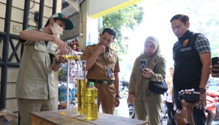 Satgas Pangan Polres Magetan dan Disperindag Temukan Minyakita Bermasalah