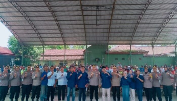 Sinergi Polri dan Insan Pers di HPN 2025, Bagi 200 Sembako ke Abang Becak