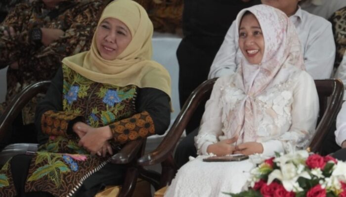 Wali Kota Mojokerto Ning Ita Bersama Gubernur Jatim Khofifah Santuni Anak Yatim