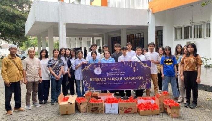 Siswa NSA Surabaya Bagikan 1500 Takjil, Sempat Dikira Razia Polisi