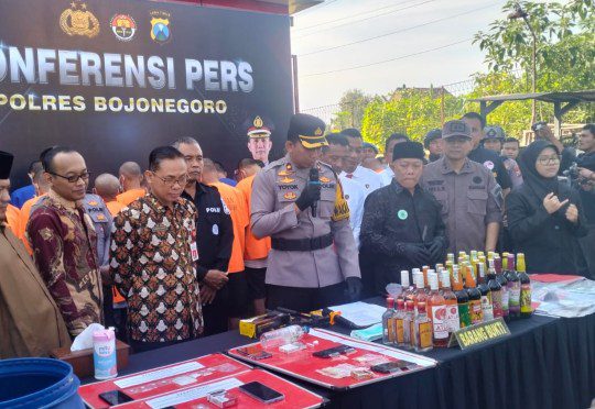 Operasi pekat