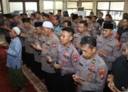 Polres Pelabuhan Tanjung Perak Gelar Salat Ghaib untuk Personel Gugur