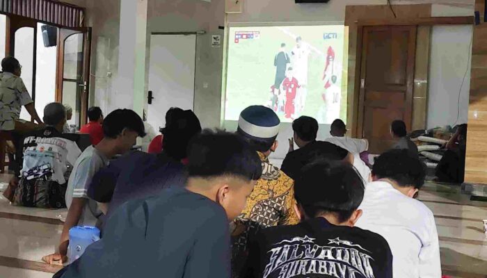 Nobar Laga Timnas vs Bahrain di Masjid Al-Haq: Timnas Masih Punya Peluang