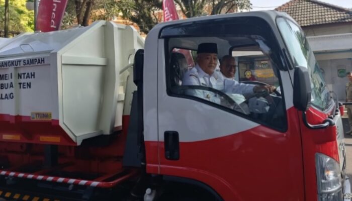 Truk Sampah Program CSR Bank Jatim Terkendala Teknis Saat Uji Coba