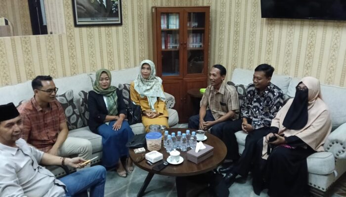 Guru Madrasah Wadul ke Fraksi PDIP Jember, Kesejahteraannya Terabaikan