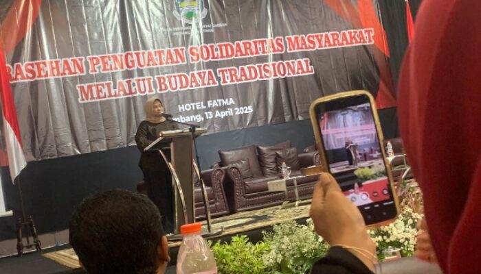 Legislator Jatim Wiwin Sumrambah Perkuat Solidaritas Ojol di Jombang