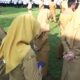 Matahari baru saja naik, tapi halaman Kantor Pemerintah Kabupaten Jombang sudah ramai oleh hiruk pikuk aparatur sipil negara (ASN).