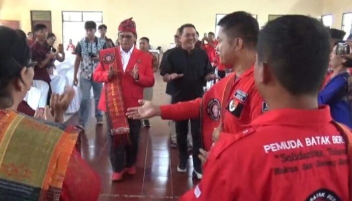 Pemuda Batak Penuhi Gedung Juang Jombang, Rayakan Bona Taon dengan Legislator Wiwin