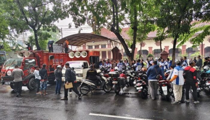 FSPMI Surabaya Kawal Sidang Kriminalisasi Aktivis Buruh