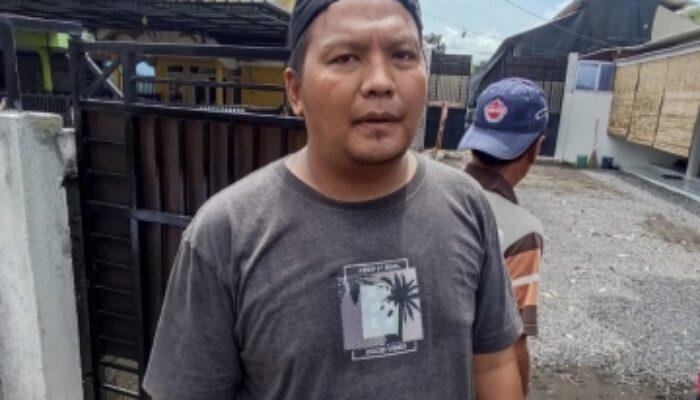 Warga Tak Tahan Lagi, Tutup Paksa Kandang Ayam Biang Penyakit