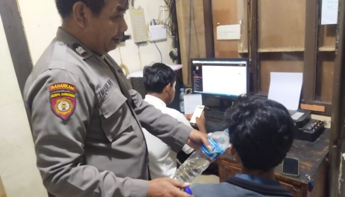 Bawa Arak Jowo, Pemuda Ini Diciduk Polsek Sine