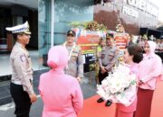 Kapolres Ngawi Baru Disambut Tari Orek-orek dan Pedang Pora