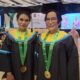 dua wisudawati