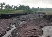 Tanggul Terancam Jebol, Warga Desak Pemerintah Bertindak