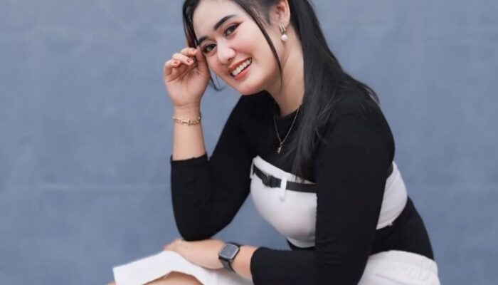 Mengenal Adis Adelia, Biduan Muda di Jombang yang Menyihir Penonton
