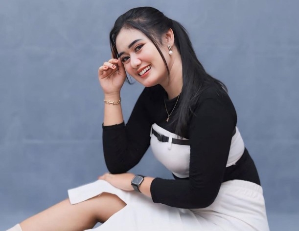 Adis Adelia