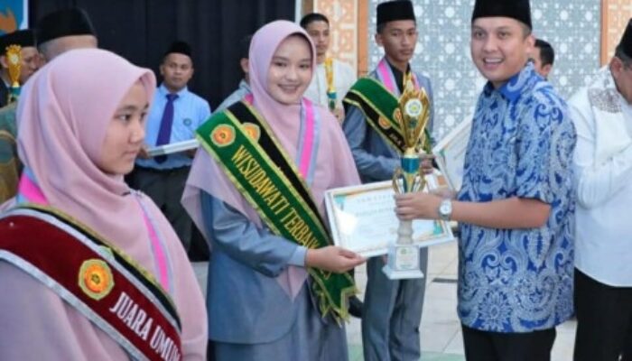 Bupati Ogan Ilir Hadiri Haflah Milad ke-75 dan Wisuda Ponpes Raudhatul Ulum