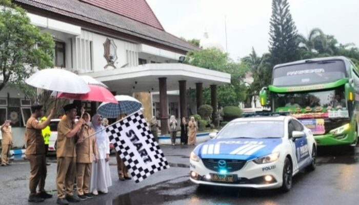 Hari Kedua Diiringi Hujan Deras