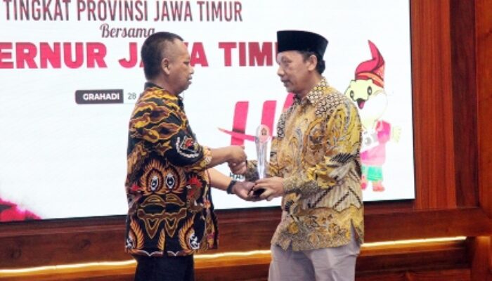 Achmad Fauzi, Komut PT PJU Terima PWI Jatim Award 2025
