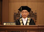 UNAIR Kukuhkan 6 Guru Besar Baru, Rektor Tekankan Dampak Ilmiah Bagi Masyarakat