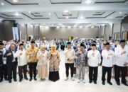 Gubernur Khofifah Lepas Kloter Pertama Haji Embarkasi Surabaya 2025