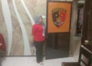Pegawai Bank Mekaar Ngaku Keponakan Wabup Lumajang, Nagih Malam Hari dan Rusak HP Anggota LSM