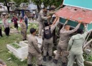 Aksi Gabungan Tertibkan Lapak Liar di Area Makam WR Soepratman