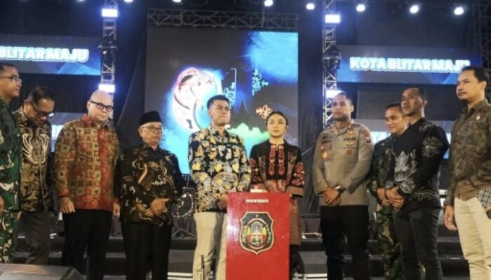 Wali Kota Blitar Launching 11 Program Unggulan di Puncak Harjakotar ke-119