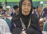 Kumpulkan Uang di Kotak Kayu, Nenek Asal Wates Kediri Naik Haji di 2025