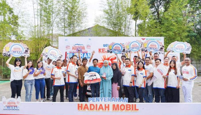 Kejutan Tutup Botol AQUVIVA Beri Mobil dan Emas