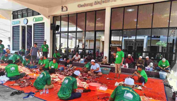 Kolaborasi PT MNJ dan Majelis Ar-Rohimin Tingkatkan Distribusi Kurban di Tambak Dalam