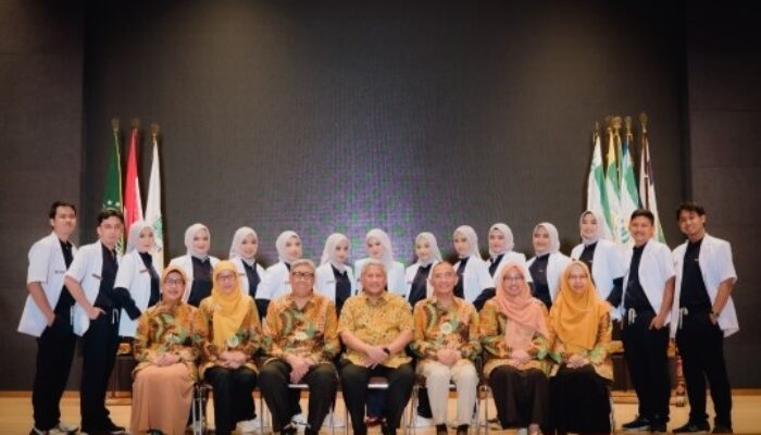 FK Unusa Lantik 16 Dokter Baru, Siap Buka Program Spesialis dan S2 Biomedik