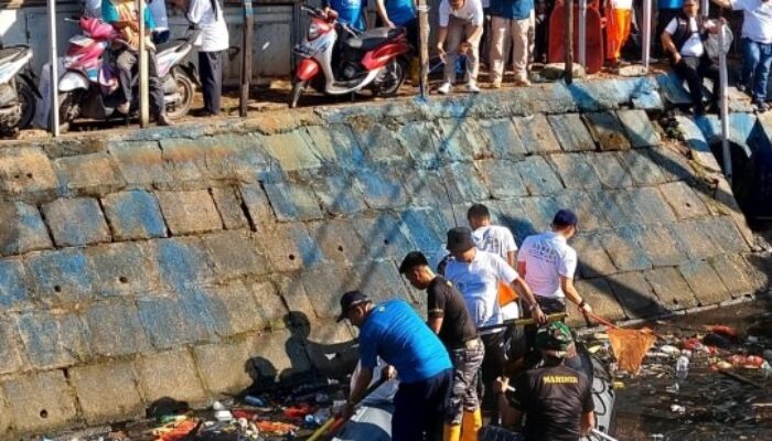 Peringati HLH Sedunia 2025, Pusdal LH Aksi Bersih Kanal dan Pasar di Makassar