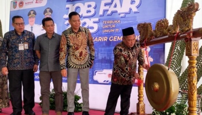 1.854 Lowker di Job Fair SMKN 3 Jombang, Diserbu Ribuan Pencaker