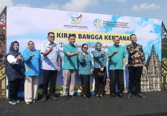 Kirab Bangga Kencana