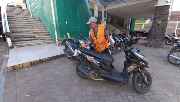 Jukir Pasar Asembagus Keluhkan Setoran Wajib yang Makin Tinggi