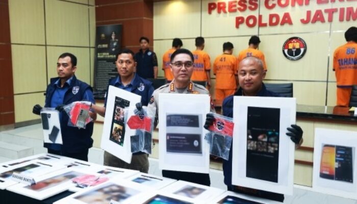 Grup WA Gay di Surabaya Terbongkar, Polisi Amankan 4 Pelaku