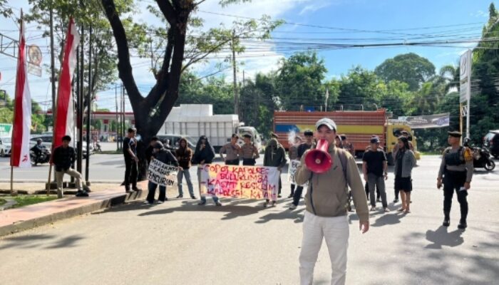 Massa Geruduk Polda Sulsel Minta Atensi Darurat Kamtibmas di Bulukumba