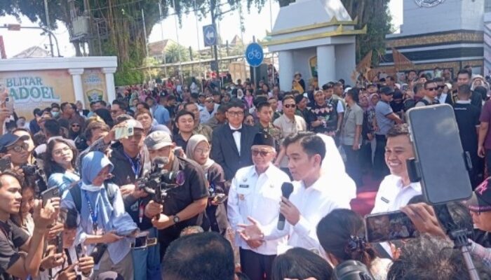 Gibran Rakabuming Raka Kunjungi Blitar Djadoel, Ada Gubernur Khofifah dan Wali Kota Mas Ibin
