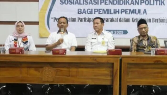 KPU dan Bakesbangpol Sidoarjo Gencar Beri Pendidikan Politik Bagi Pemilih Pemula