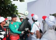 Wings Peduli Gelar Aksi Bersih Sungai Musi dan Resmikan Bank Sampah