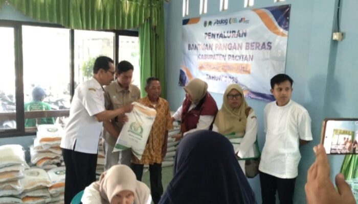 Bulog Salurkan Beras Pangan Untuk 53.718 KPM di Pacitan