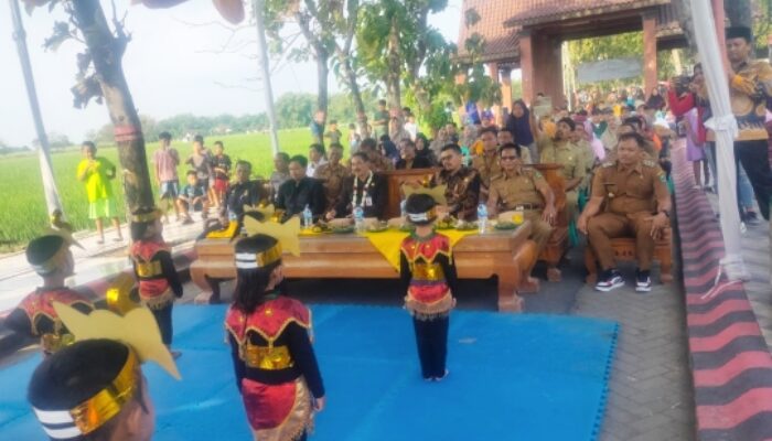 Pemdes Grabahan Resmikan Gapura Jati Wasesa dan Peletakan Batu Pertama Kolam Renang